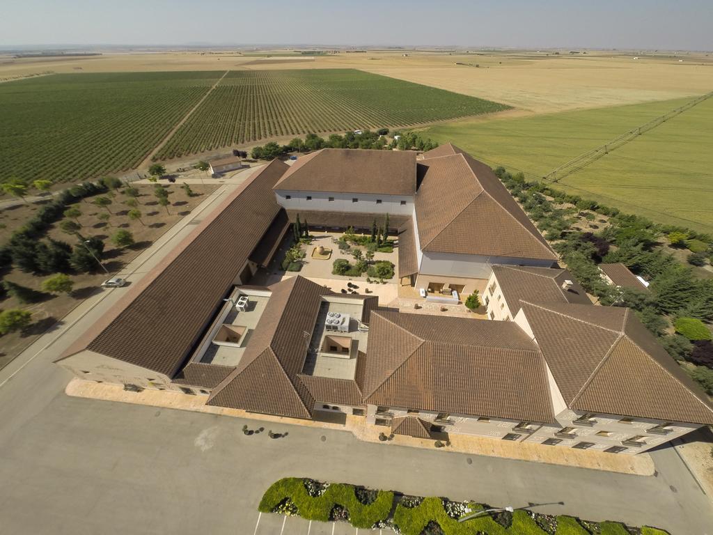 Bodegas Hacienda Albae Guest House Argamasilla De Alba Luaran gambar