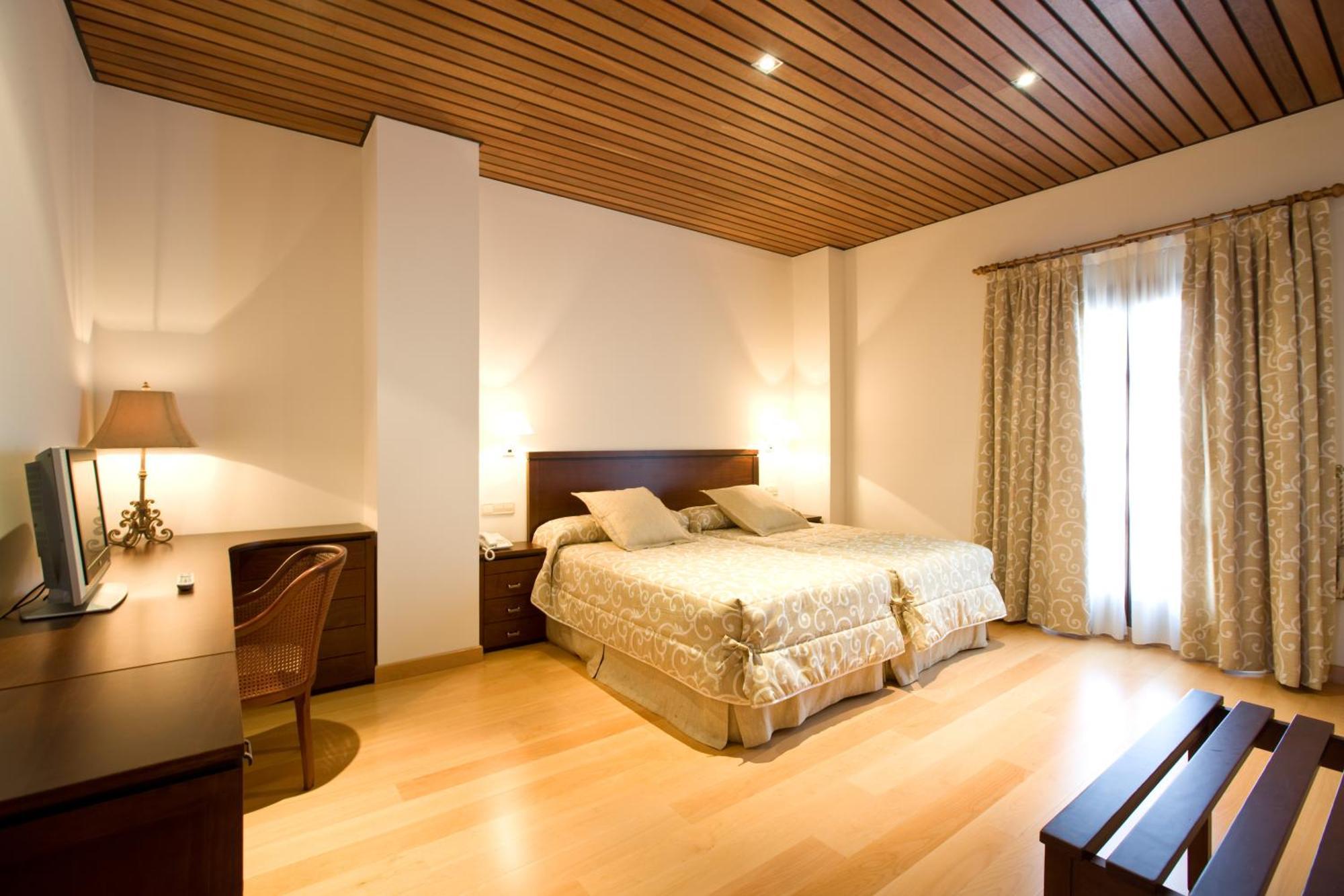 Bodegas Hacienda Albae Guest House Argamasilla De Alba Luaran gambar