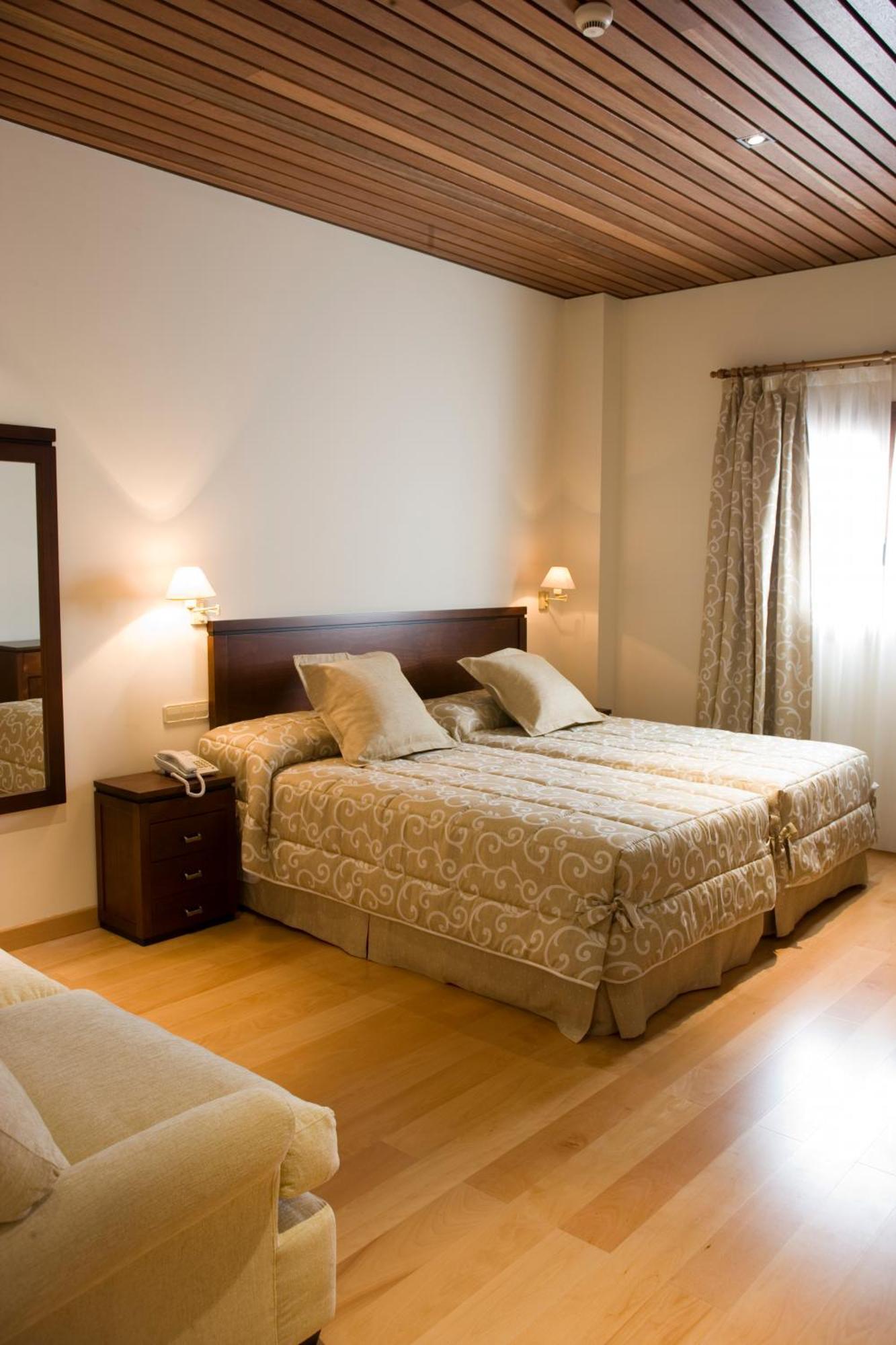 Bodegas Hacienda Albae Guest House Argamasilla De Alba Luaran gambar